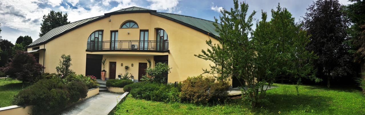 Villa Olivares Corbetta Екстериор снимка